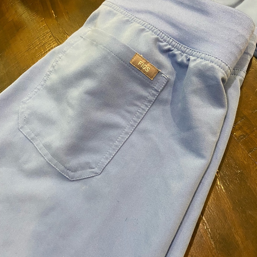 FIGS Livingston basic scrub pants / ceil blue small